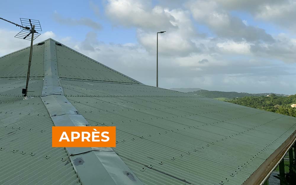 Toiture rénovée en Guyane — résultat après travaux